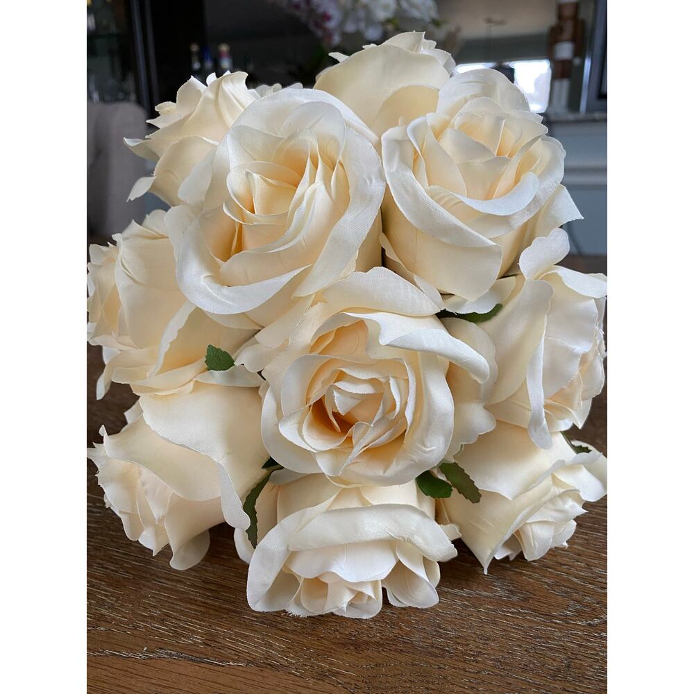 Cream-colored Artificial 10 Rose Bouquet 11"